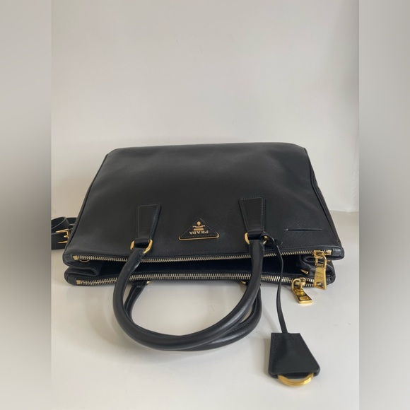 Prada Saffiano Galleria Double Zip Tote Bag - Picture 9 of 15